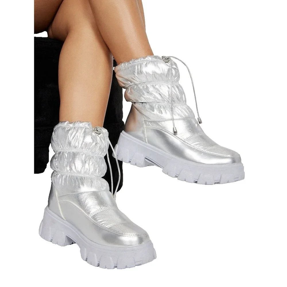 Fashion Nova Metallic Silver Snow Puffer Chunky Moon Boots Sz 7.5